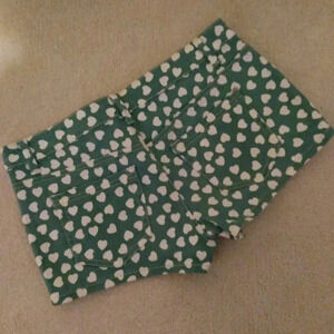 FOREVER 21 heart jean shorts-size 28 EUC